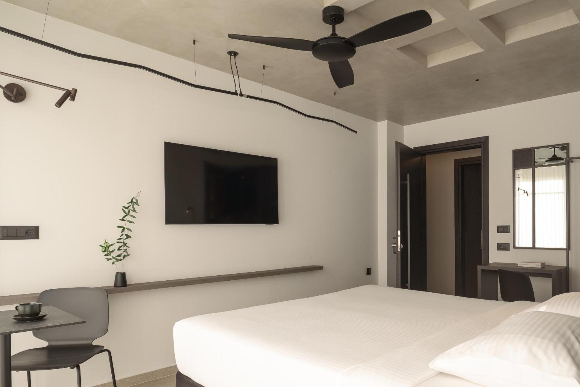 Pleiades Urban Stay By Semavί Iraklio Exterior foto